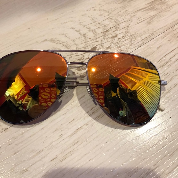 Saint Laurent brand new aviators. Light weight - Picture 1 of 4